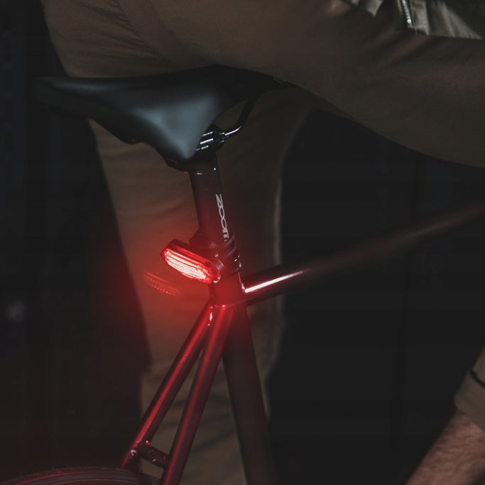 Tylna lampka latarka rowerowa czerwone światło LED USB